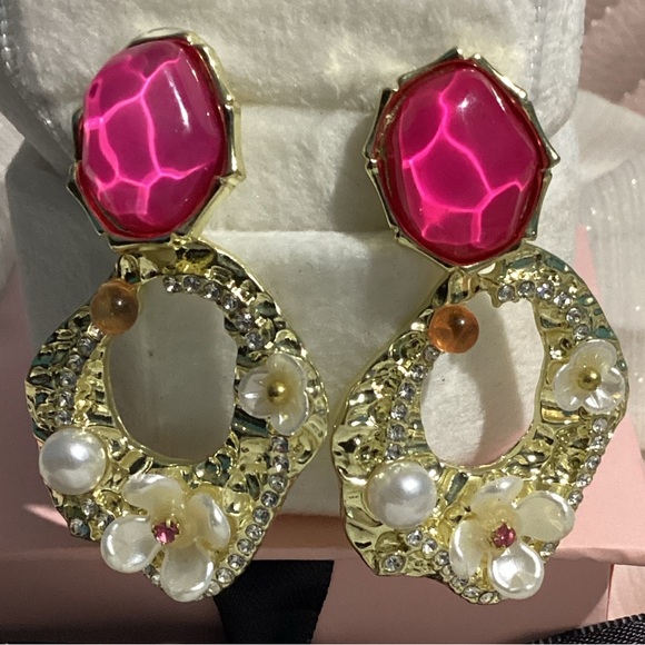 - 💖Pink &GoldTone Resin Post Back Statement Drop Dangle Earrings - Picture 3 of 16